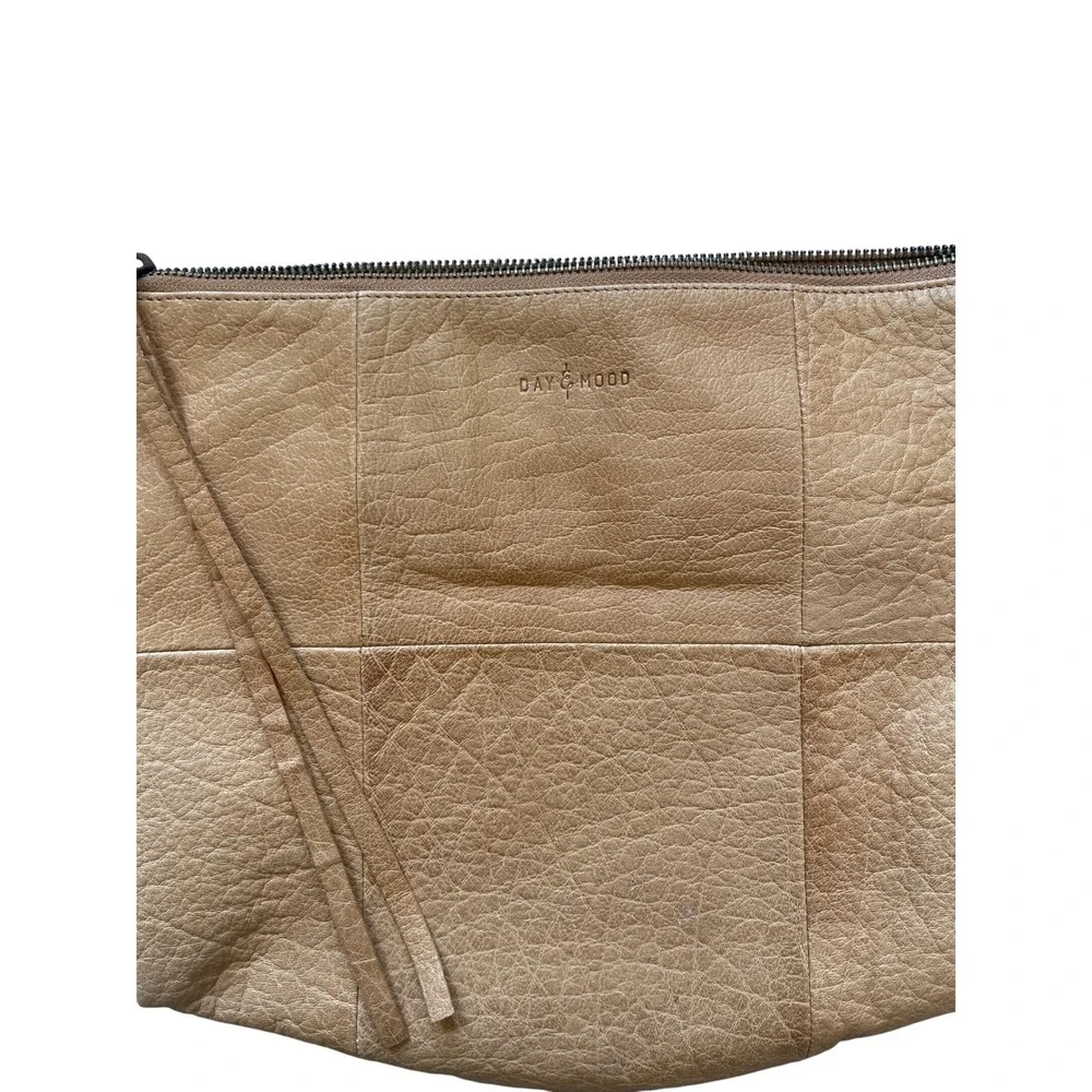 Day & Mood Molly Crossbody Bag Tan Pebble Leather Adjustable Strap